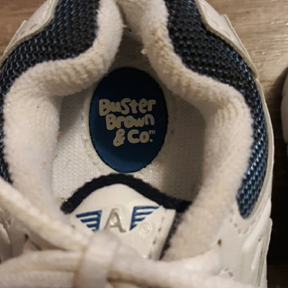 #528Buster Brown & Co. Airborne Sneakers. Size:5 - Picture 2 of 6
